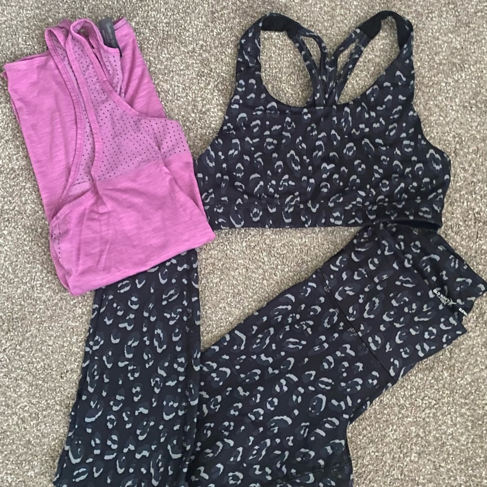 3 Old Navy Activewear legging + Bra + Top Sets - Size XSmall